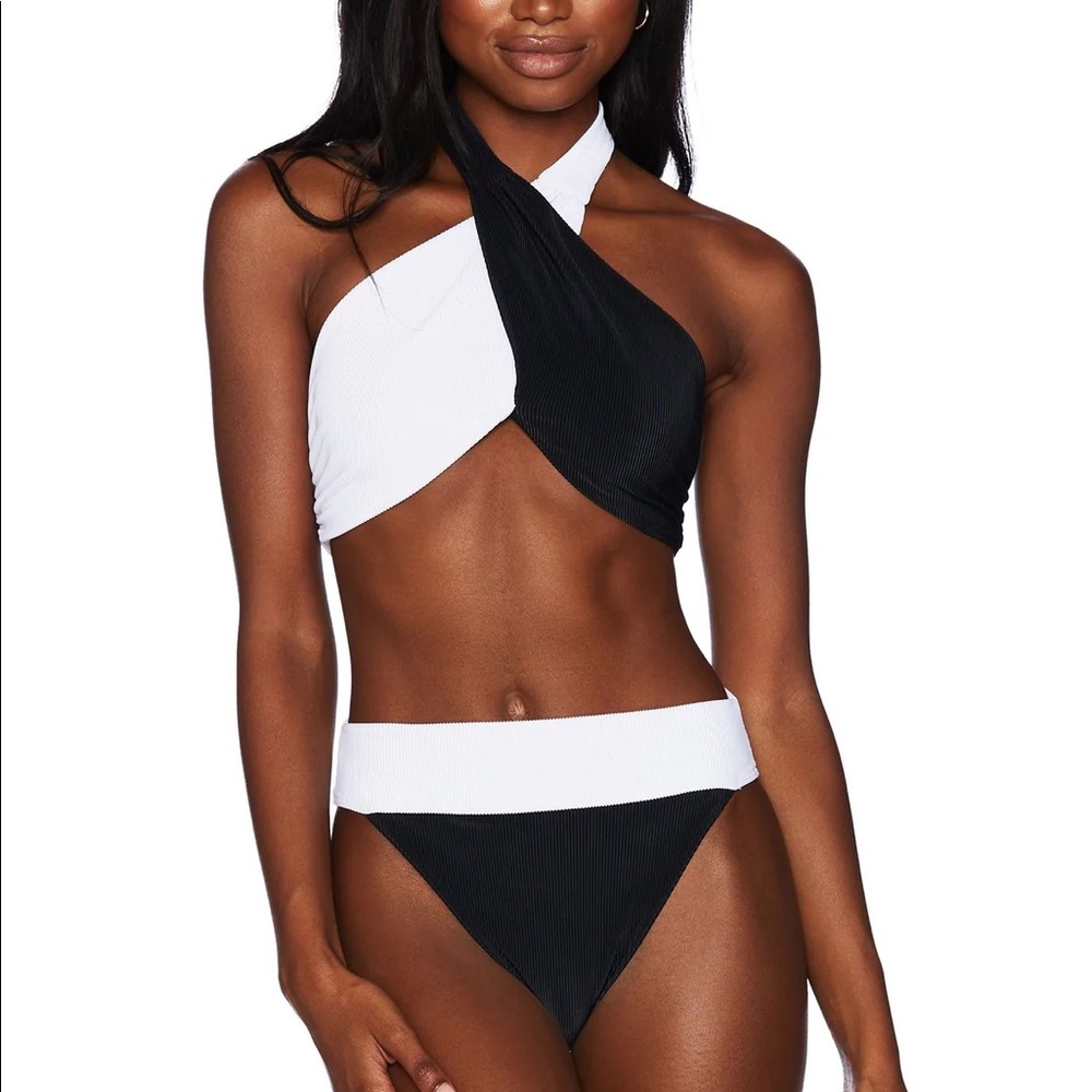 Beach Riot Jessica Bikini Top Black and White